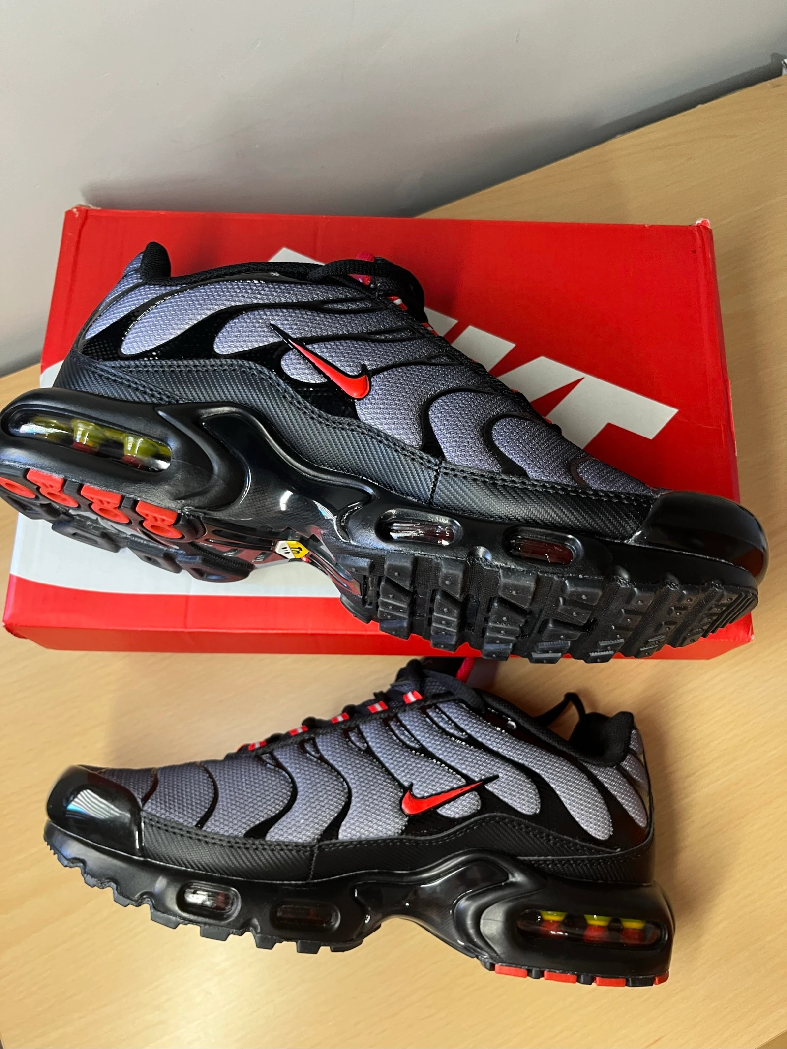 Nike Air Max Plus (TN) Cinza/Vermelho￼ – photo 3
